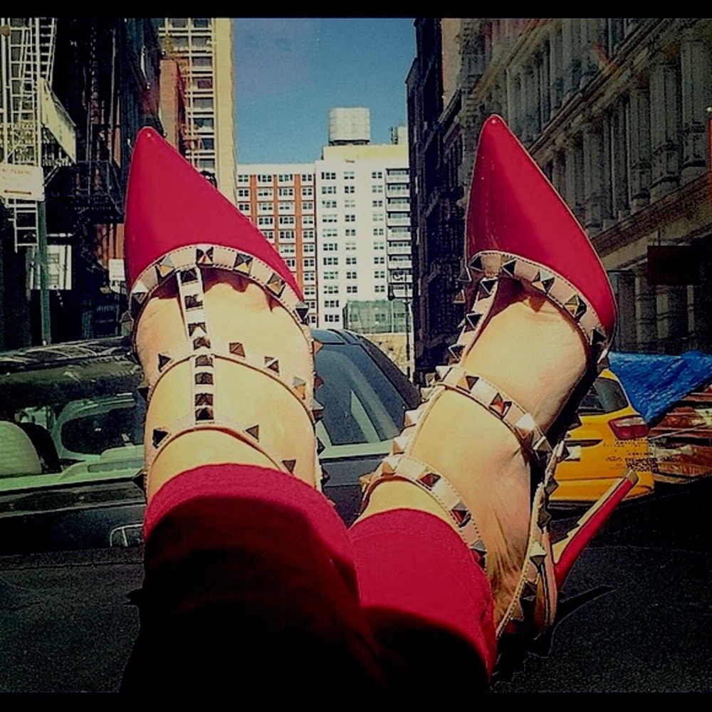 Red RockStud Valentino 👠💯👠 SOLD‼️